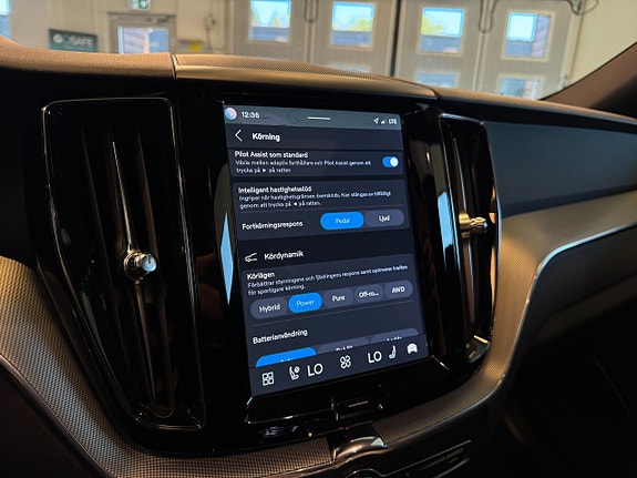 Volvo XC60 12 of 29