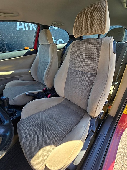 Alfa Romeo 147 8 of 12