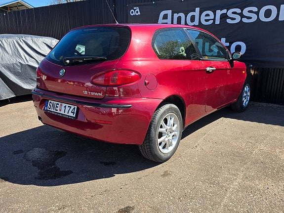 Alfa Romeo 147 3 of 12
