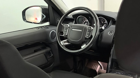 Land Rover Discovery 14 of 30