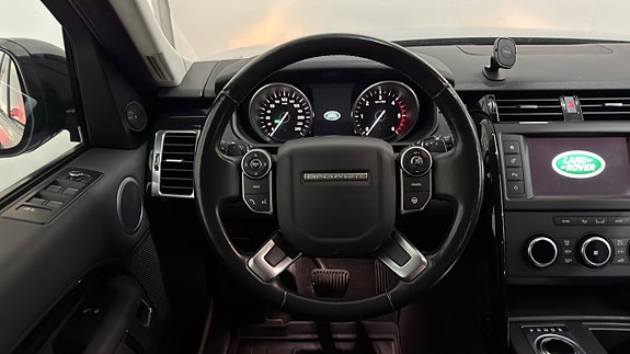 Land Rover Discovery 19 of 30