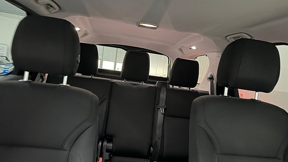 Land Rover Discovery 23 of 30