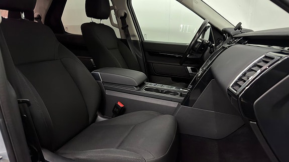 Land Rover Discovery 21 of 30