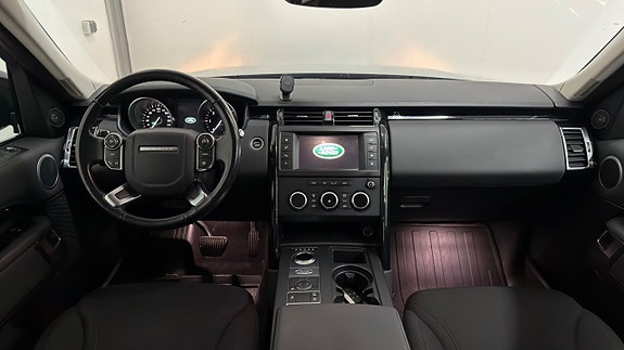 Land Rover Discovery 16 of 30