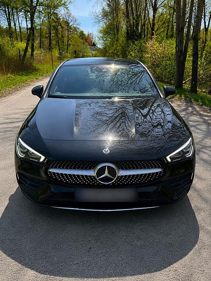Mercedes-Benz CLA200 2 of 5