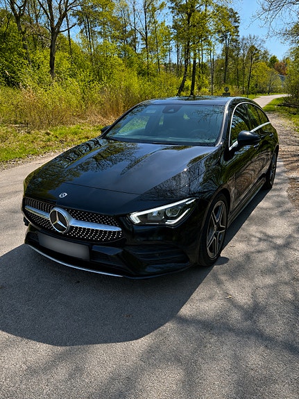 Mercedes-Benz CLA200 3 of 5