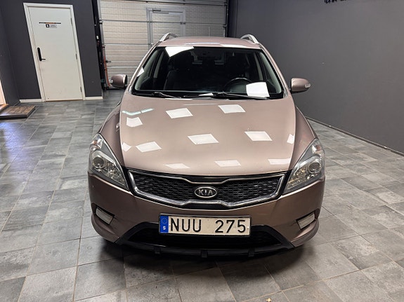 Kia Ceed 2 of 10
