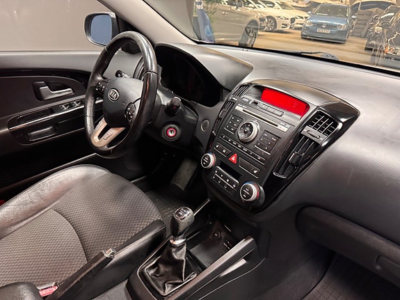 Kia Ceed 7 of 10