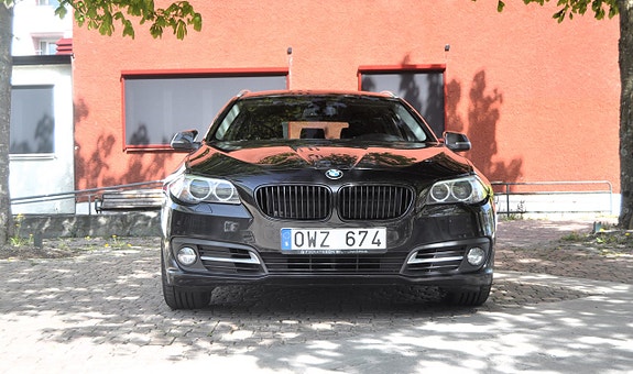 BMW 520d 2 of 5