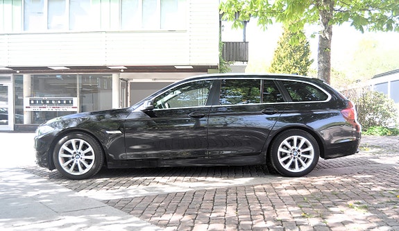 BMW 520d 3 of 5