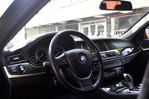 BMW 520d 4 of 5