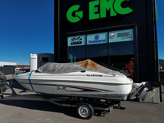 Glastron 175 SX Bowrider 2 of 9