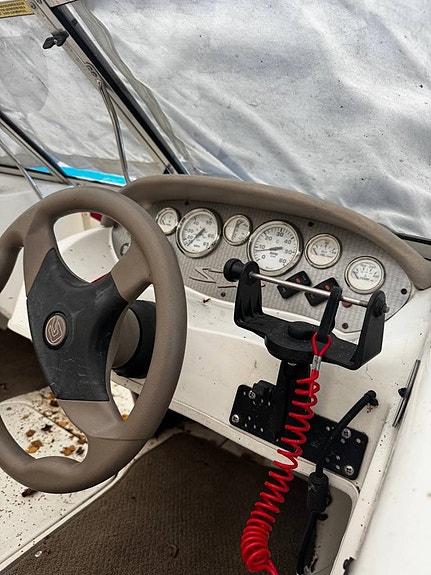 Glastron 175 SX Bowrider 5 of 9