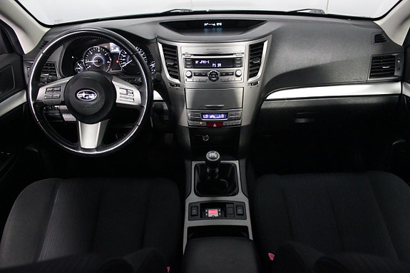 Subaru Legacy 12 of 19