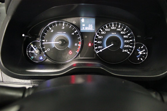 Subaru Legacy 14 of 19