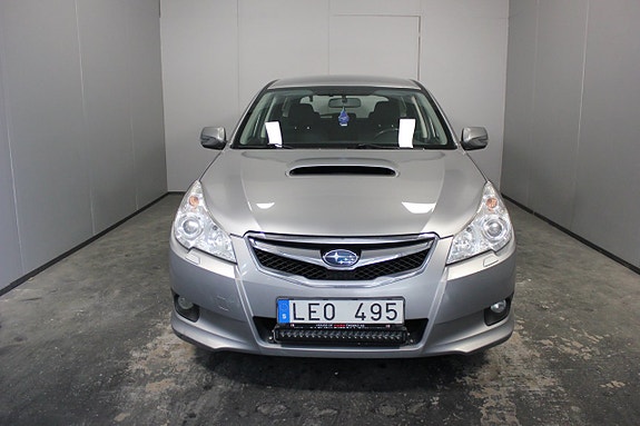 Subaru Legacy 5 of 5