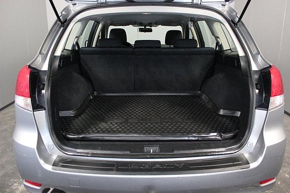 Subaru Legacy 7 of 19