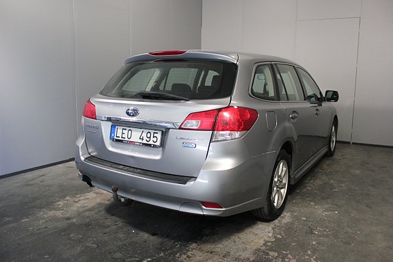 Subaru Legacy 4 of 5