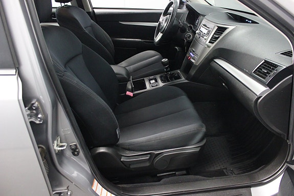 Subaru Legacy 9 of 19