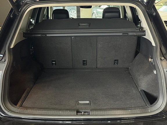 Volkswagen Tiguan Allspace 12 of 16