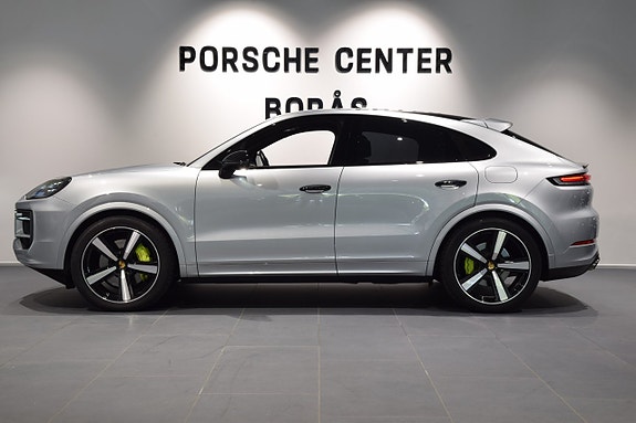 Porsche Cayenne 2 of 5