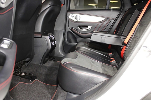 Mercedes-Benz GLC43 14 of 27