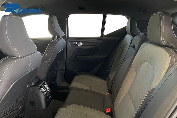 Volvo XC40 14 of 21