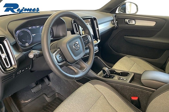 Volvo XC40 5 of 5