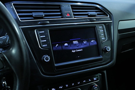Volkswagen Tiguan 11 of 16