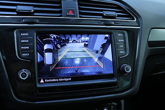 Volkswagen Tiguan 14 of 16