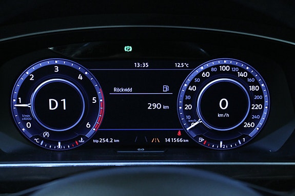 Volkswagen Tiguan 10 of 16