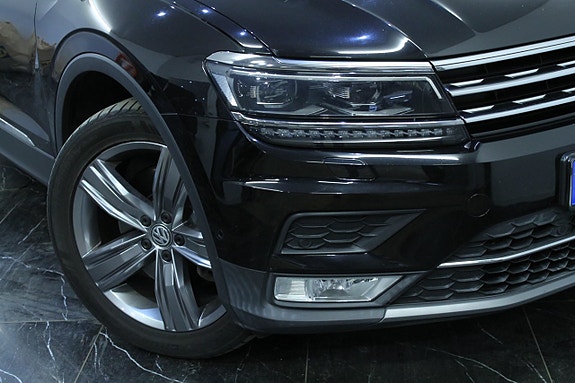 Volkswagen Tiguan 2 of 16