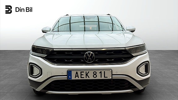 Volkswagen T-Roc 4 of 5