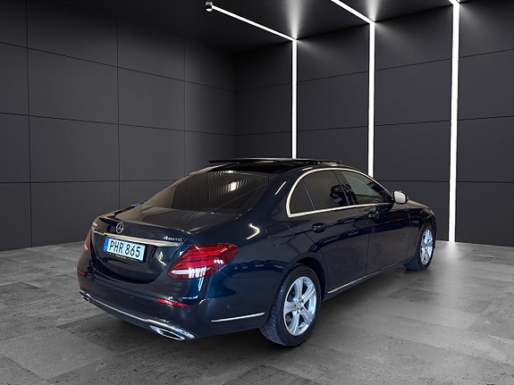 Mercedes-Benz E220 d 6 of 30