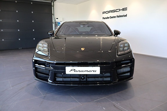 Porsche Panamera 4 2 of 5