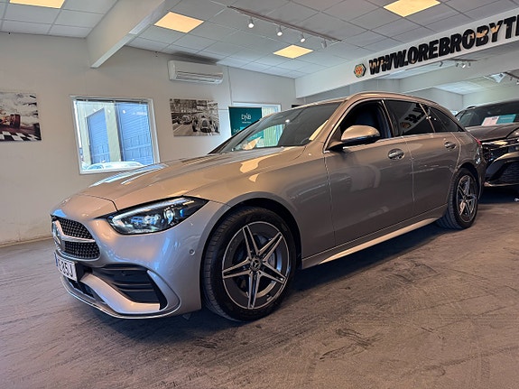 Mercedes-Benz C300 2 of 5