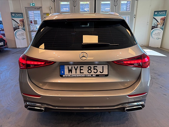 Mercedes-Benz C300 28 of 29
