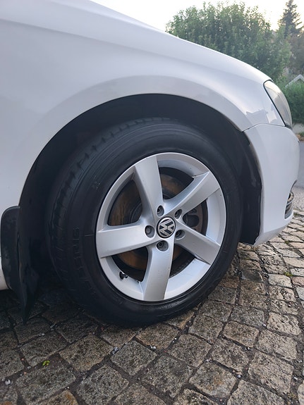 Volkswagen Passat 10 of 11