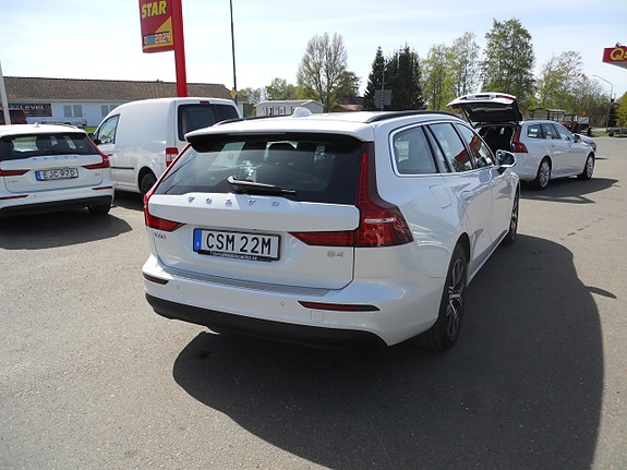 Volvo V60 2 of 4