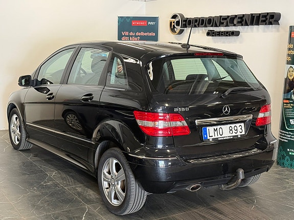 Mercedes-Benz B180 4 of 5