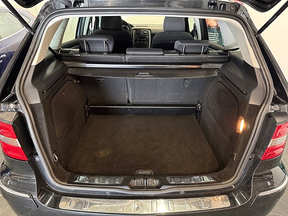 Mercedes-Benz B180 22 of 25