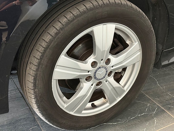 Mercedes-Benz B180 24 of 25