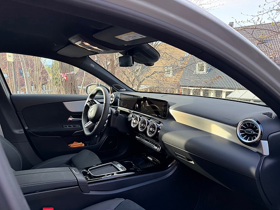 Mercedes-Benz A250 e 3 of 5