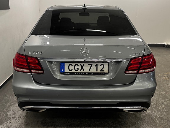 Mercedes-Benz E220 5 of 5