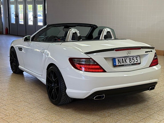 Mercedes-Benz SLK200 5 of 5