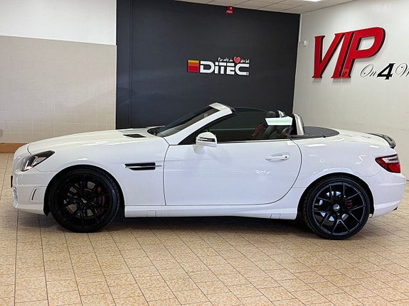 Mercedes-Benz SLK200 4 of 5