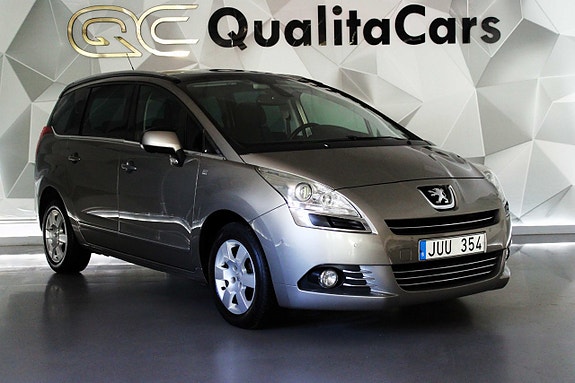 Peugeot 5008 2 of 5