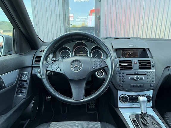 Mercedes-Benz C250 13 of 21