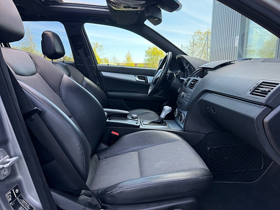 Mercedes-Benz C250 18 of 21
