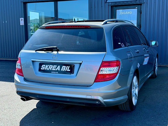 Mercedes-Benz C250 10 of 21